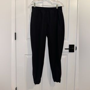 Lululemon Women’s size 8 Black Jogger Pants